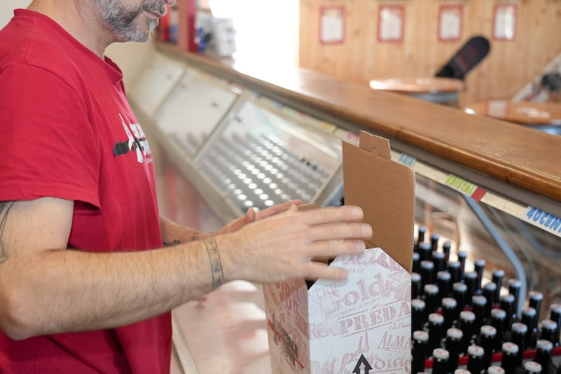 Confezionamento della birra artigianale packaging